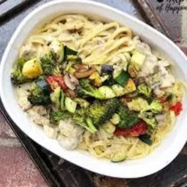 Fettuccine Alfredo Veggie.